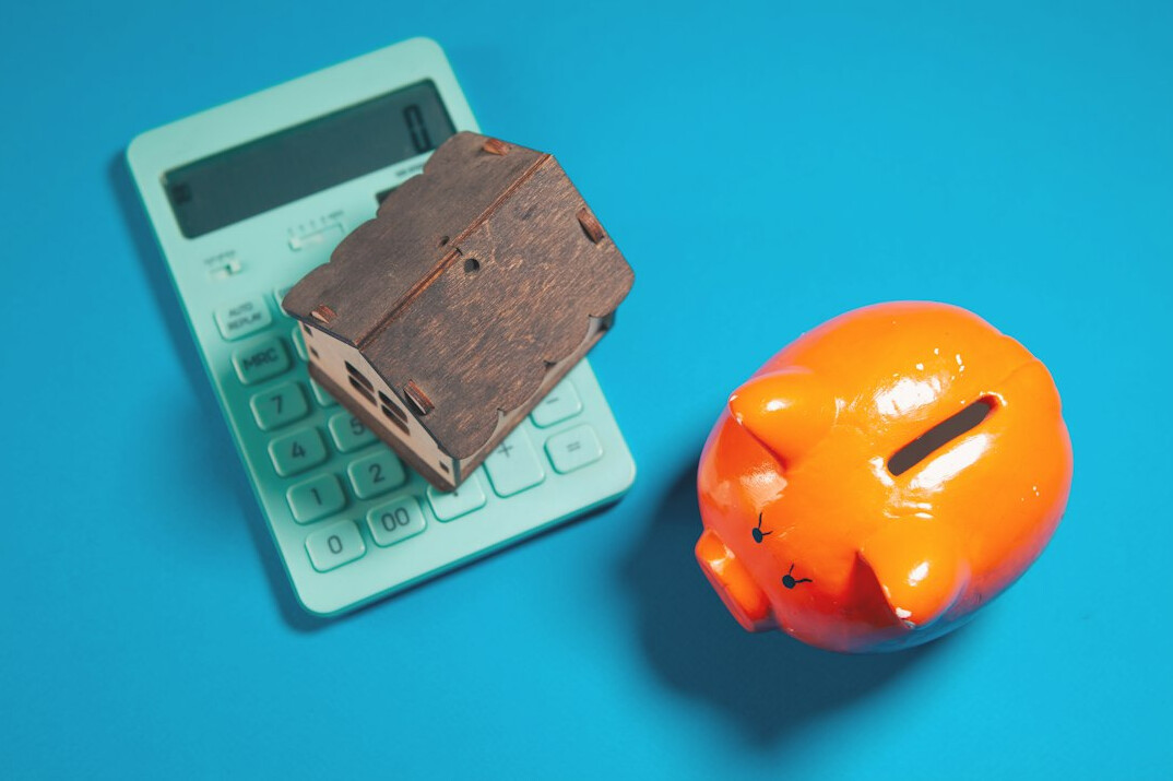 saving money in piggy bank
